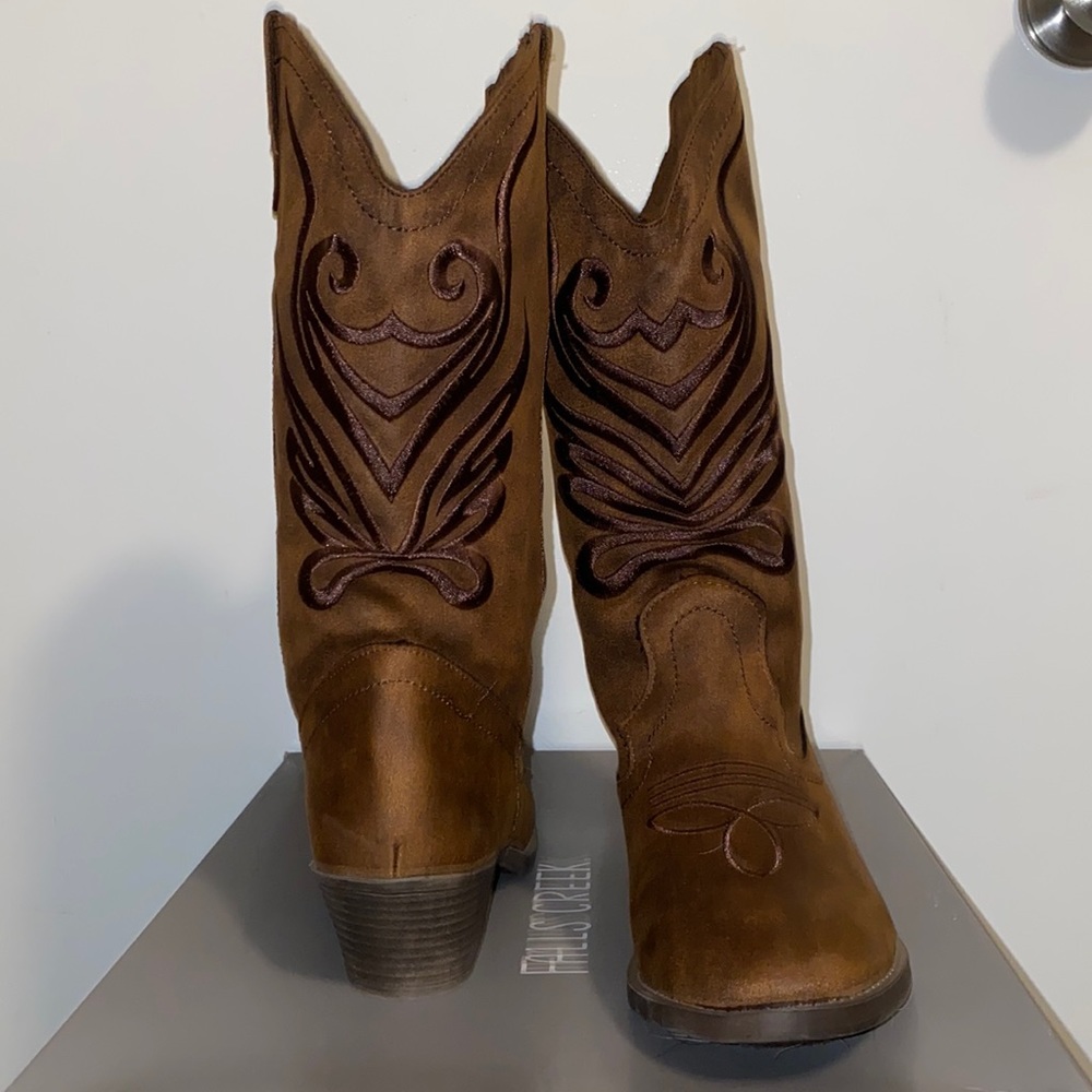 Falls Creek brown cowgirl boot size 8